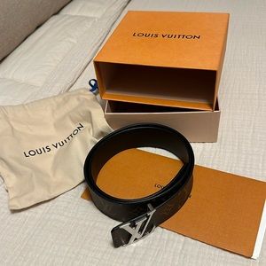 Men’s authentic Louis Vuitton reversible belt